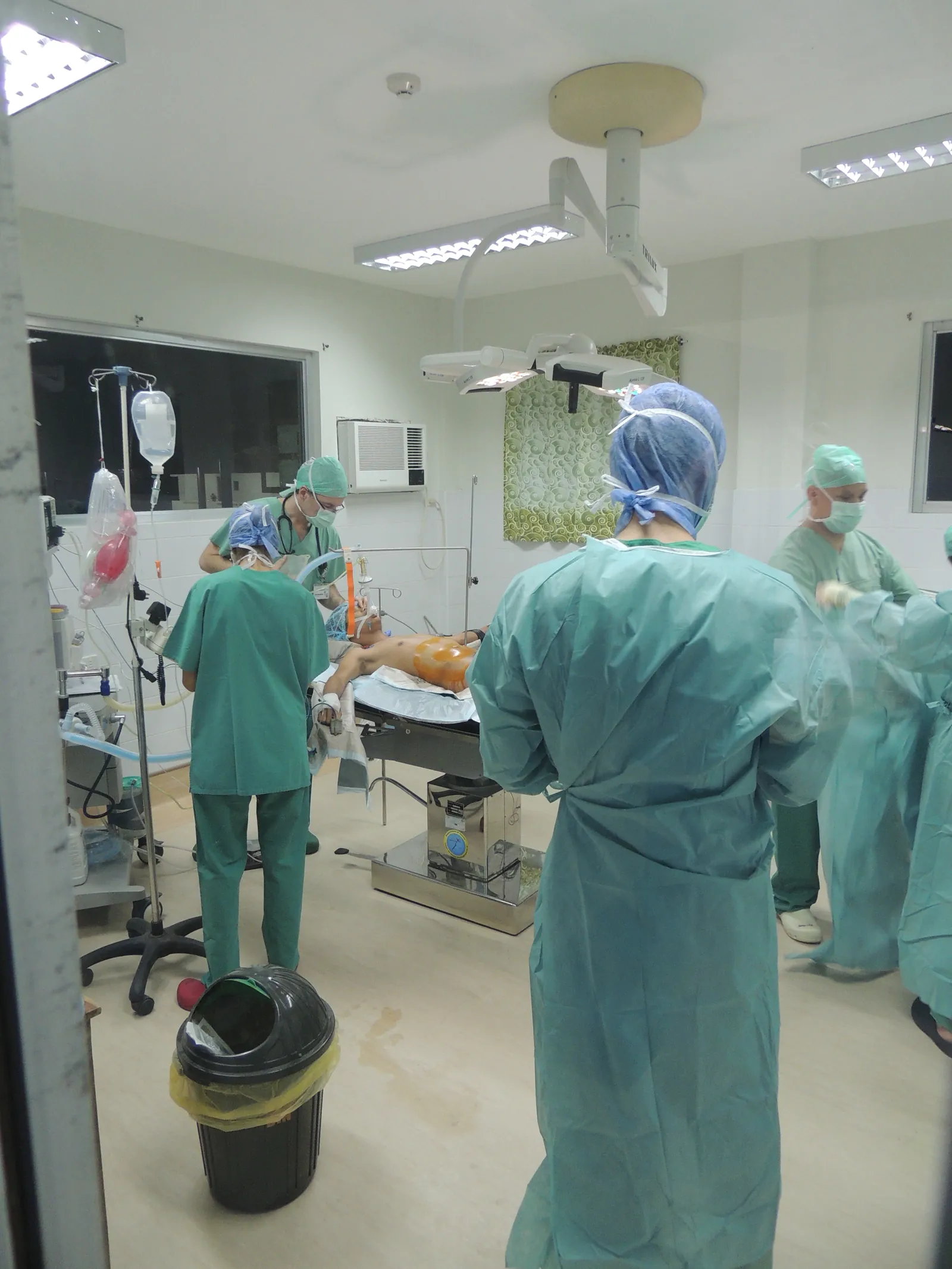 Chirurgisches Team der Surgical Mission Saarland im Operationssaal
